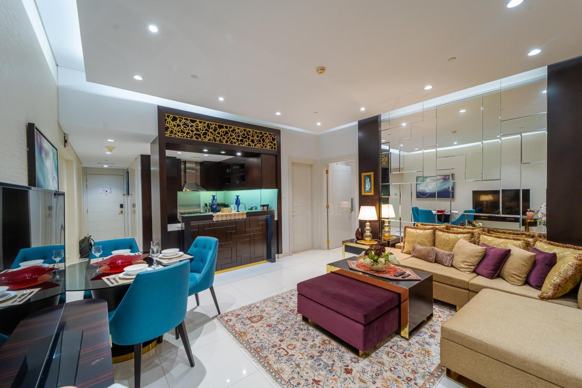 Near Mall Downtown Views Infinity Pool Apartment Dubai