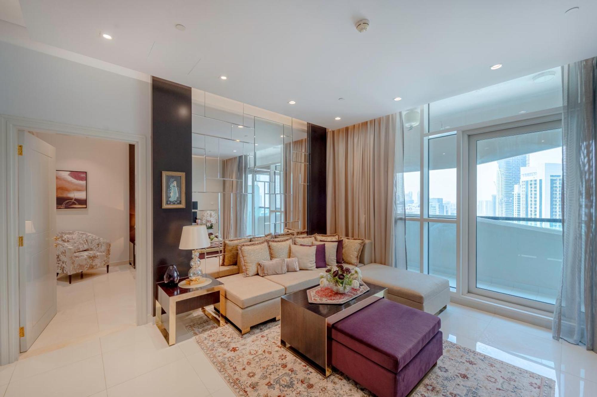 Apartment Near Mall Downtown Views Infinity Pool